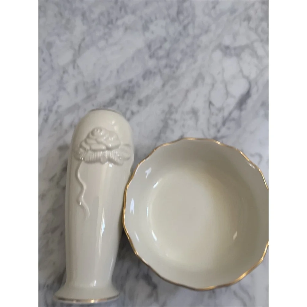 Lenox Ivory Porcelain - Rose Blossom Bud Vase Embossed 7 1/2